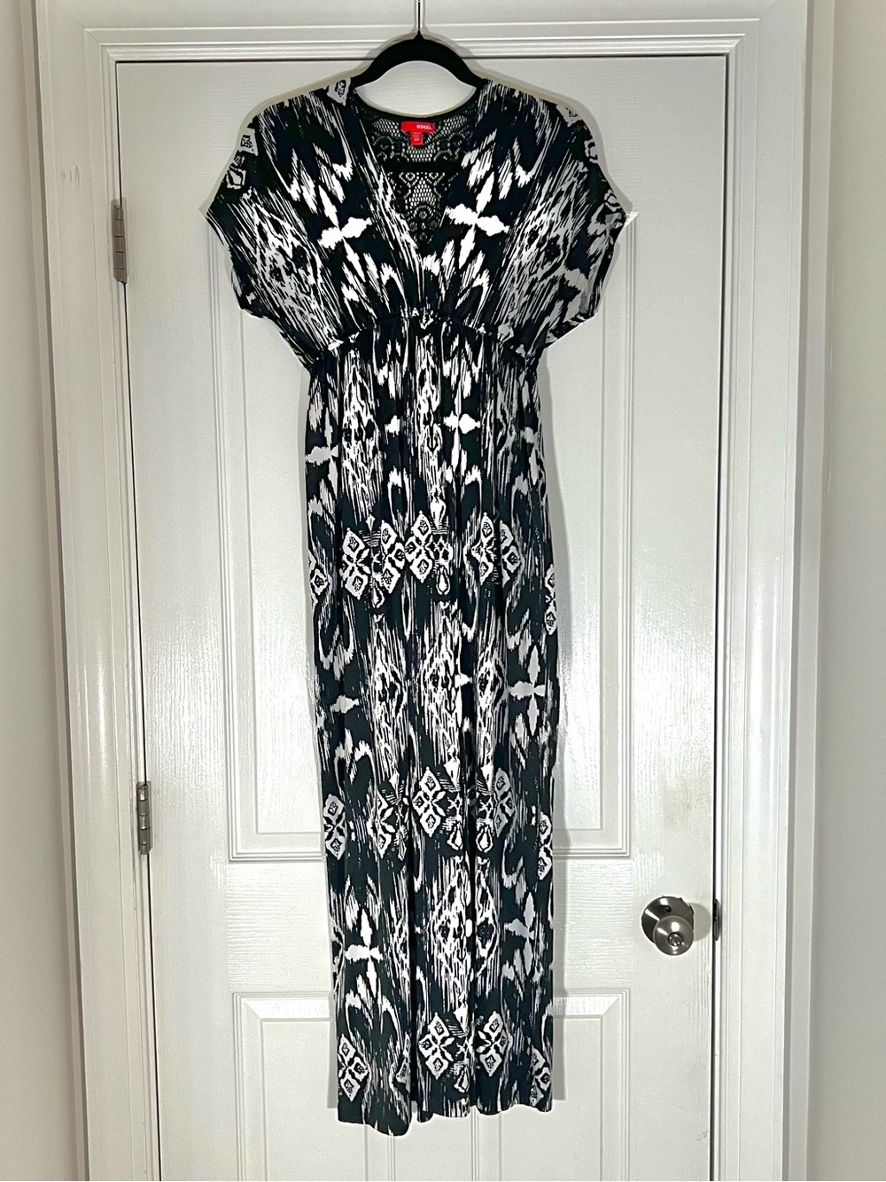 Bongo Women’s S Black White Geometric Short Sleeve Maxi Dress Lace Neckline
